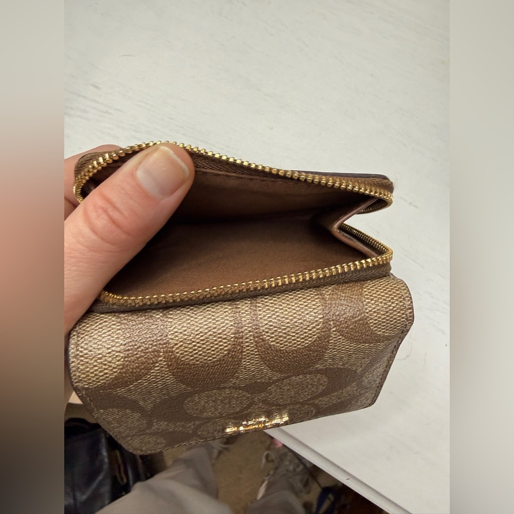 Coach Small Trifold Wallet In Blocked Signature Canvas - Picture 3 of 8